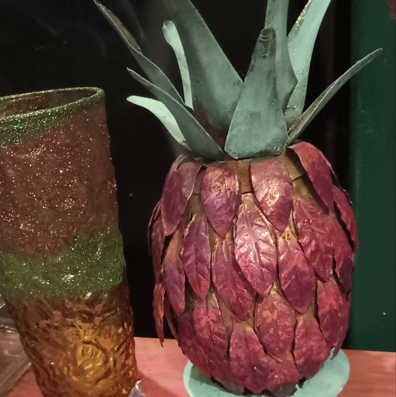 Decorative items - Picture 3 of 7